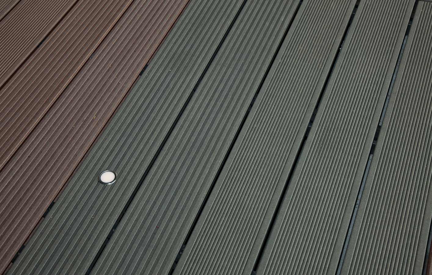 WPC Fläche zur Veranschaulichung - WPC Terrassendielen kaufen bei Sterly in Lübeck WPC Terrassendielen in zwei unterschiedlichen Farben